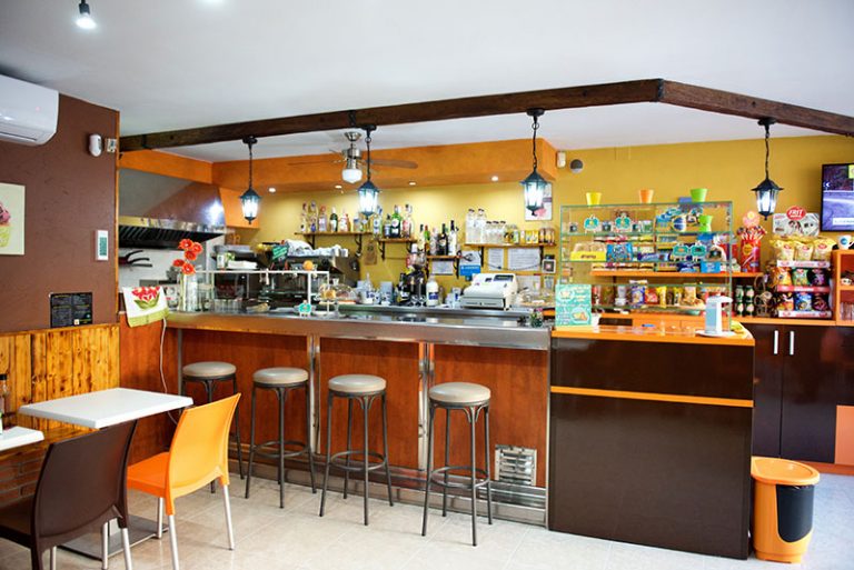 el petit cafe bar interior 768x513