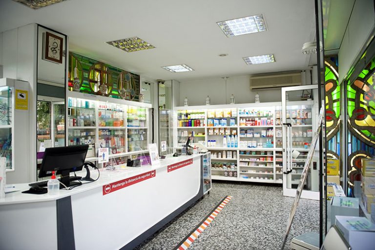farmacia montanes interior 2 768x513