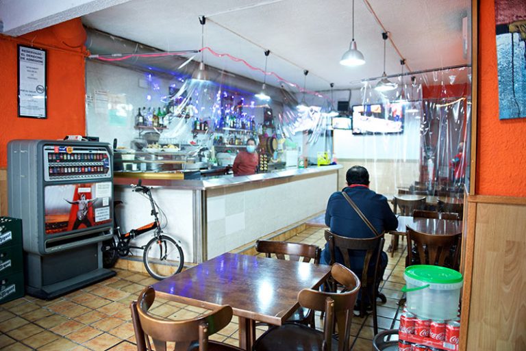 juanito bar interior 768x513