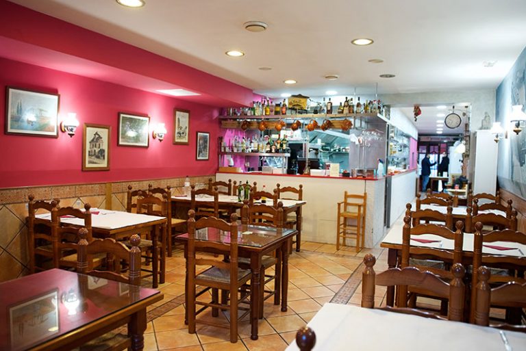 la fontana bar interior 768x513