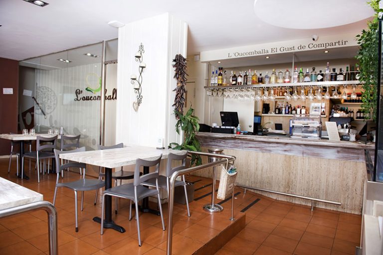 restaurant loucomballa interior 768x513