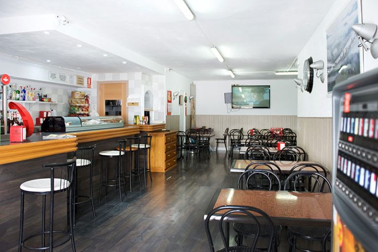 restaurant season interior 768x513