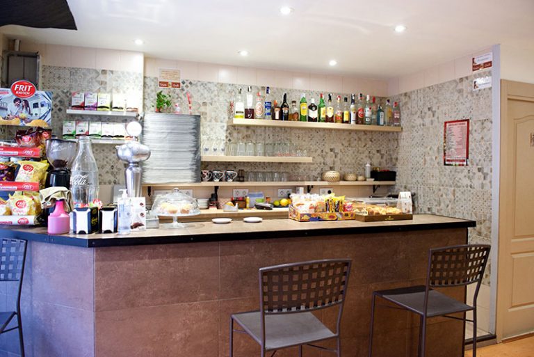 yoire cafe interior 768x513