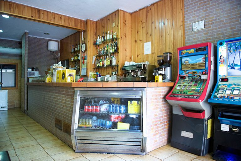 la camachas bar interior 768x513