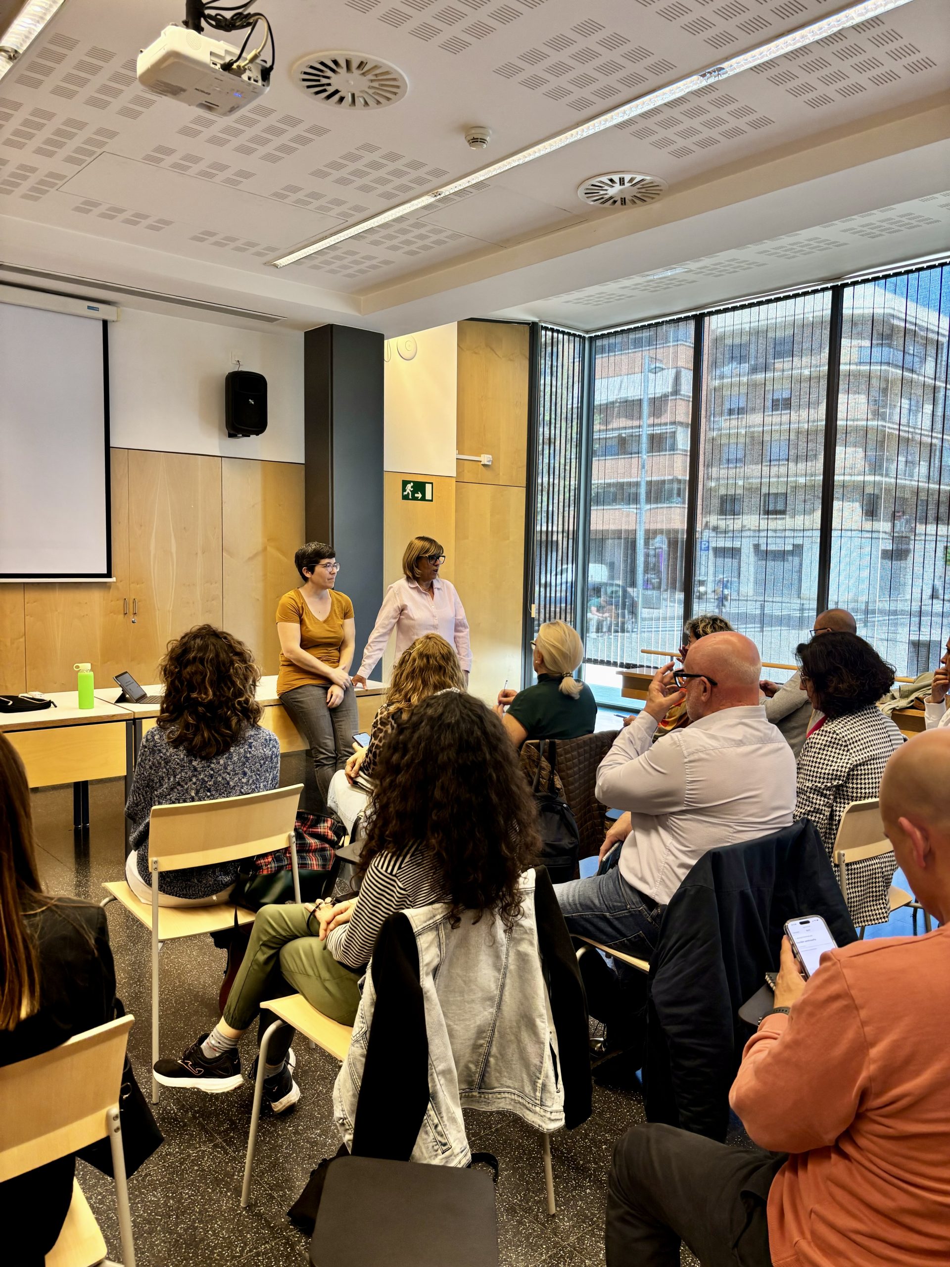 Connectant tecnologia i comerç local: sessions pràctiques amb ChatGPT